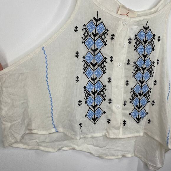 LF Native Rose Daria White Blue Embroidered Crop Tank Top Women's Size 10 NWT - Picture 4 of 8